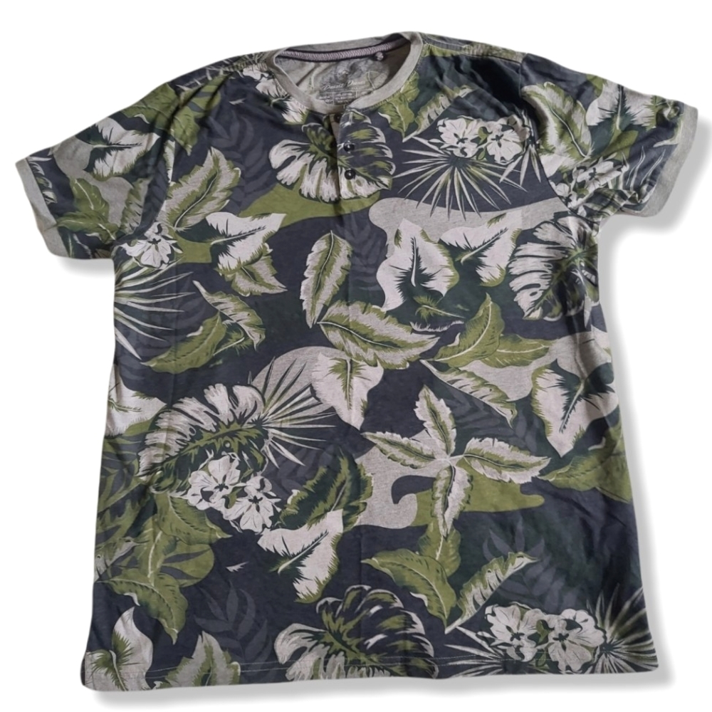 4/$20 Men's XL Floral Short Sleeve Tee
